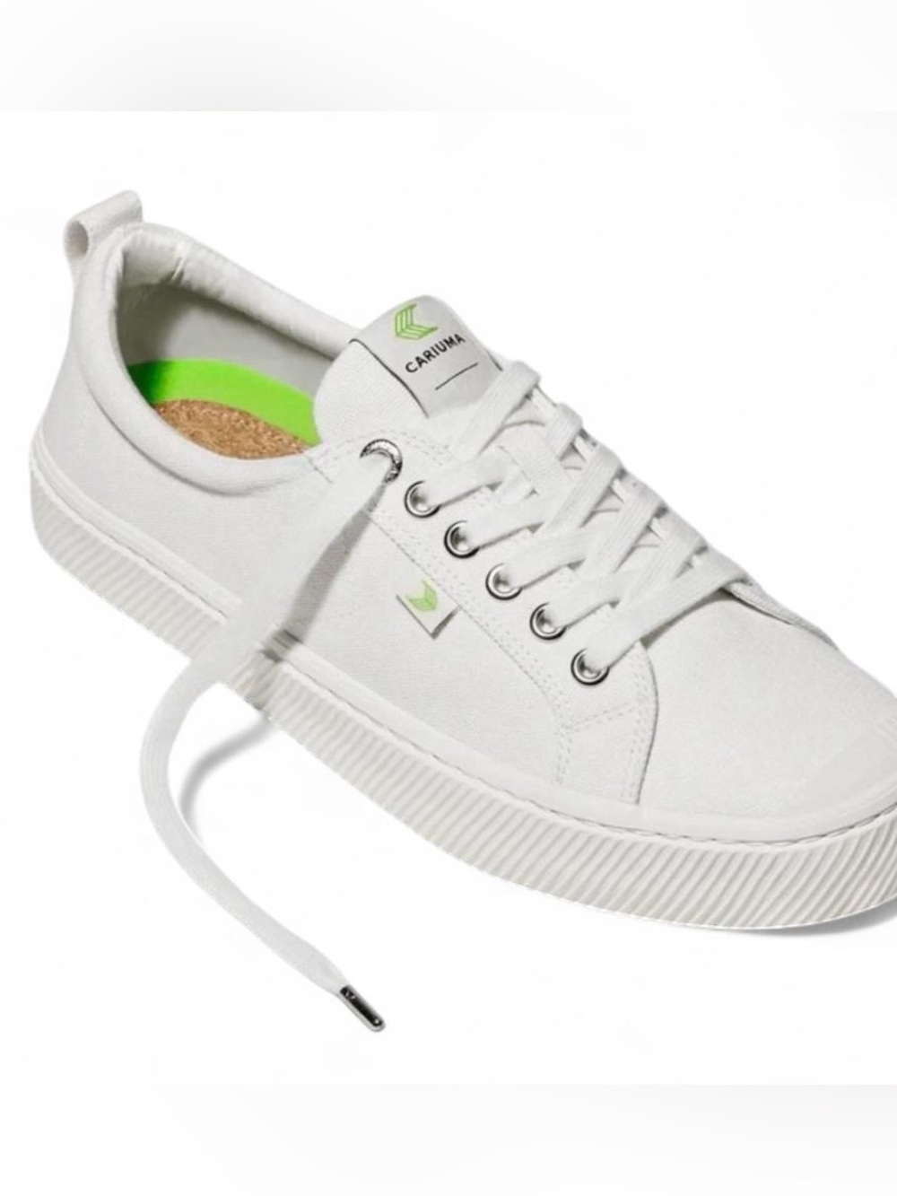 NWT Cariuma White Canvas Sneakers
